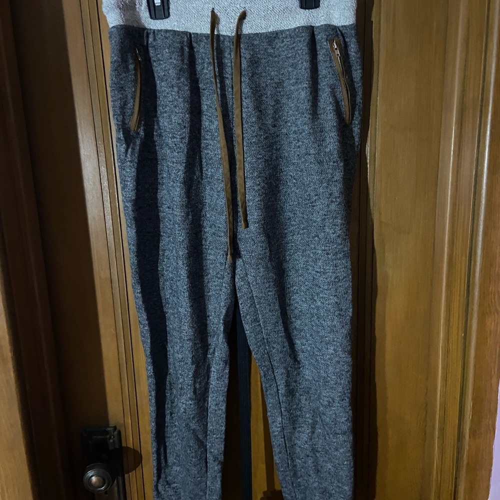 Cropped jogger sweats